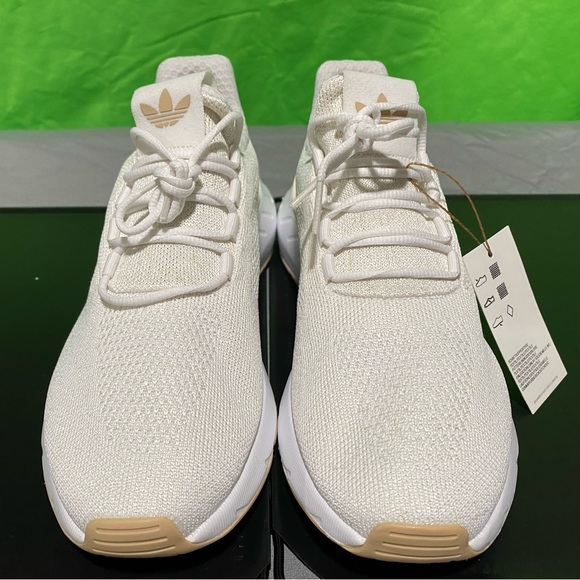 Women’s adidas swift run 2022 decon size 6 youth women size 8 *BRAND NEW* - Picture 2 of 6